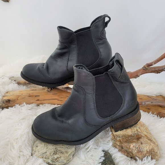 Ugg chunky bottom chelsea boot pull on - Picture 1 of 16